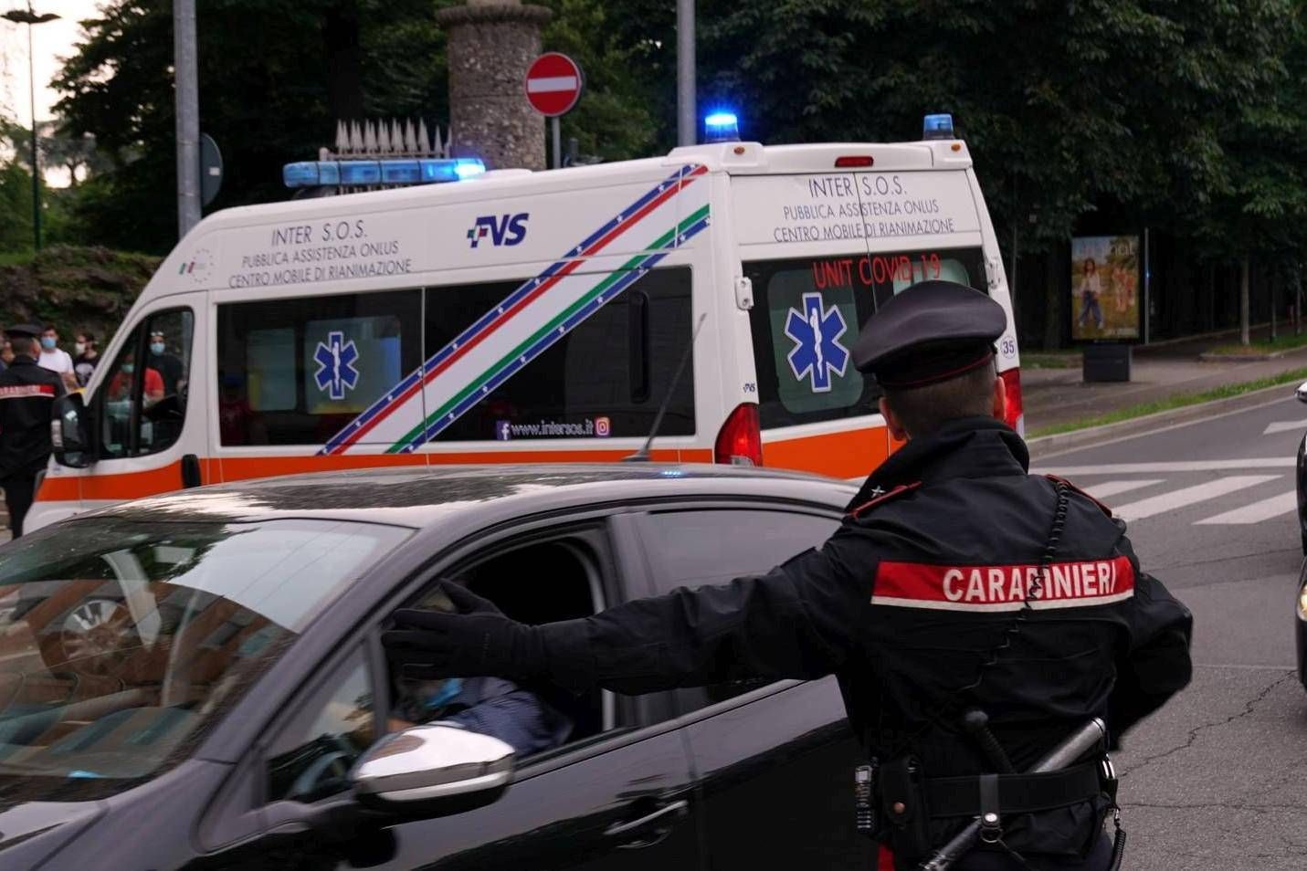 Sesto San Giovanni, partorisce in casa a 16 anni e butta il feto sul balcone: disposta l’autopsia