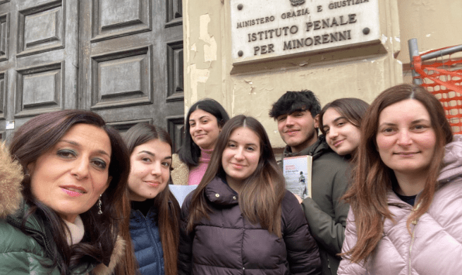 Un ponte tra due realtà: studenti del ‘Lombardi’ e detenuti insieme per “LIB(e)RI TRA LE RIGHE” – NTR24.TV