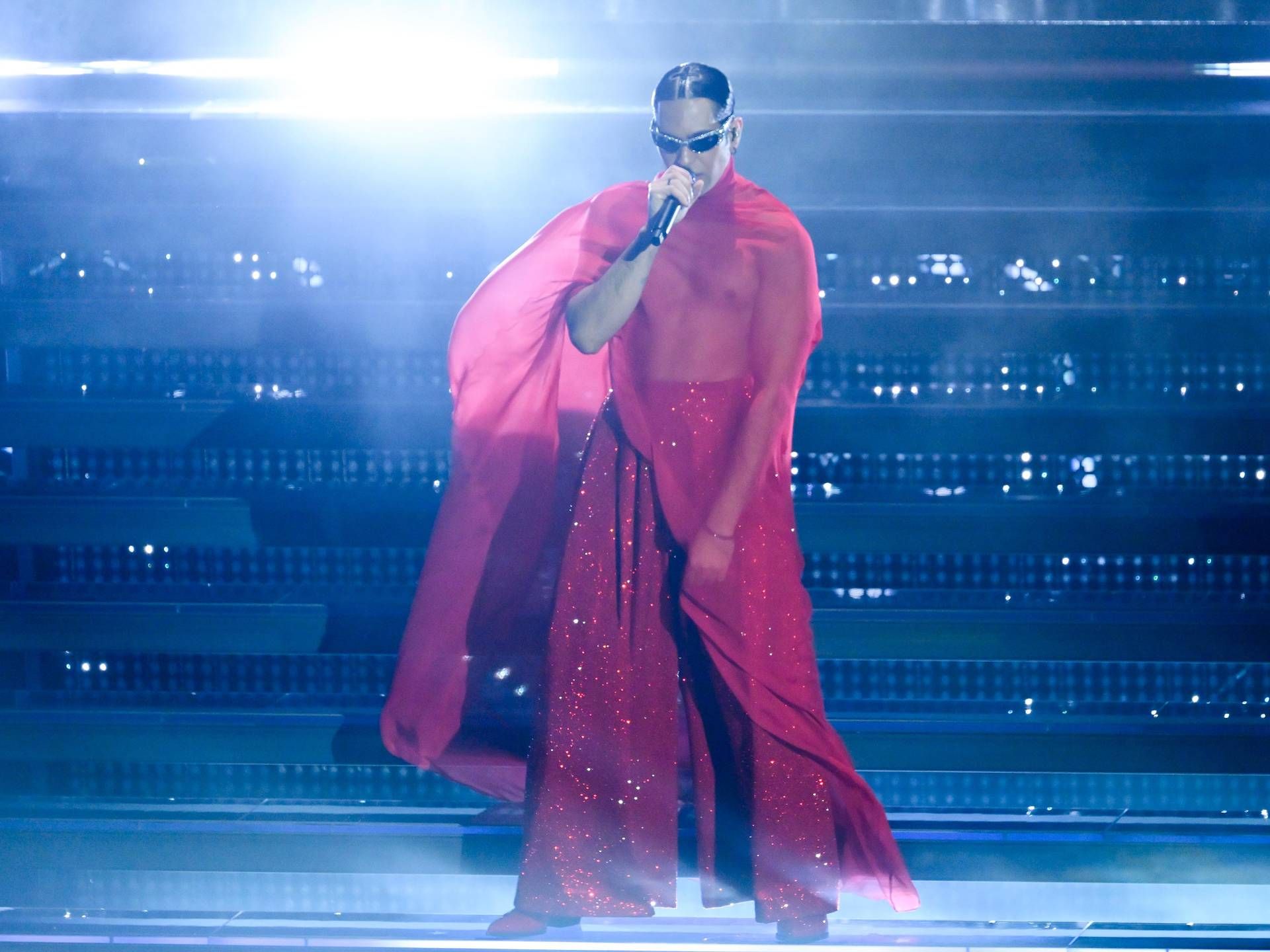 Mahmood, il medley travolgente a Sanremo 2025
