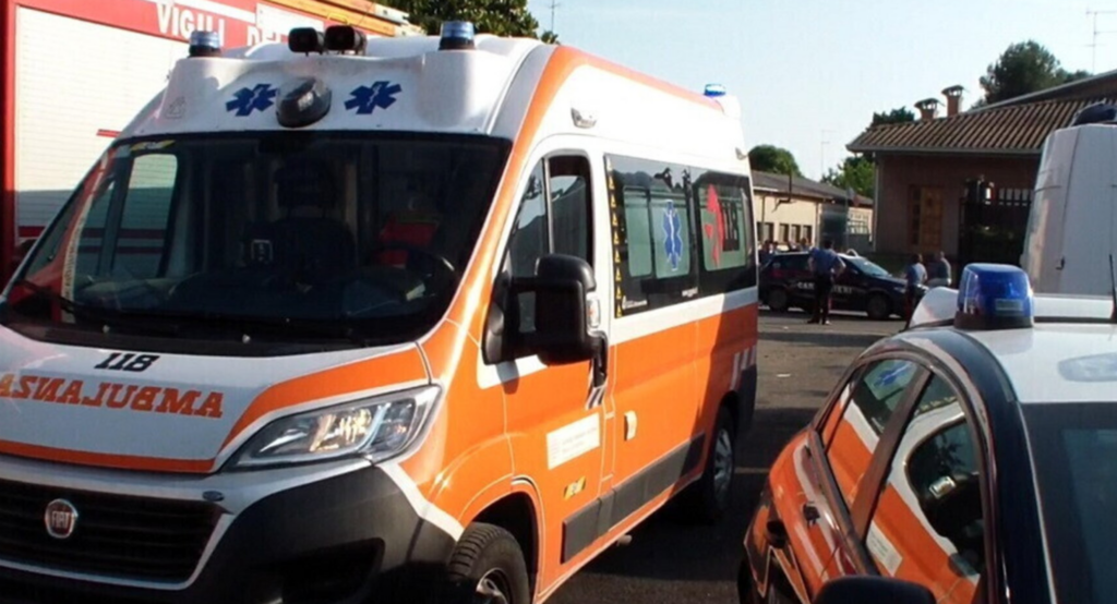 Tragedia sul lavoro nel Napoletano: uomo cade da una tettoia e muore
