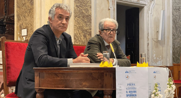 Romano Prodi a Sant’Agata de’ Goti per presentare il libro “Il dovere della speranza” – NTR24.TV