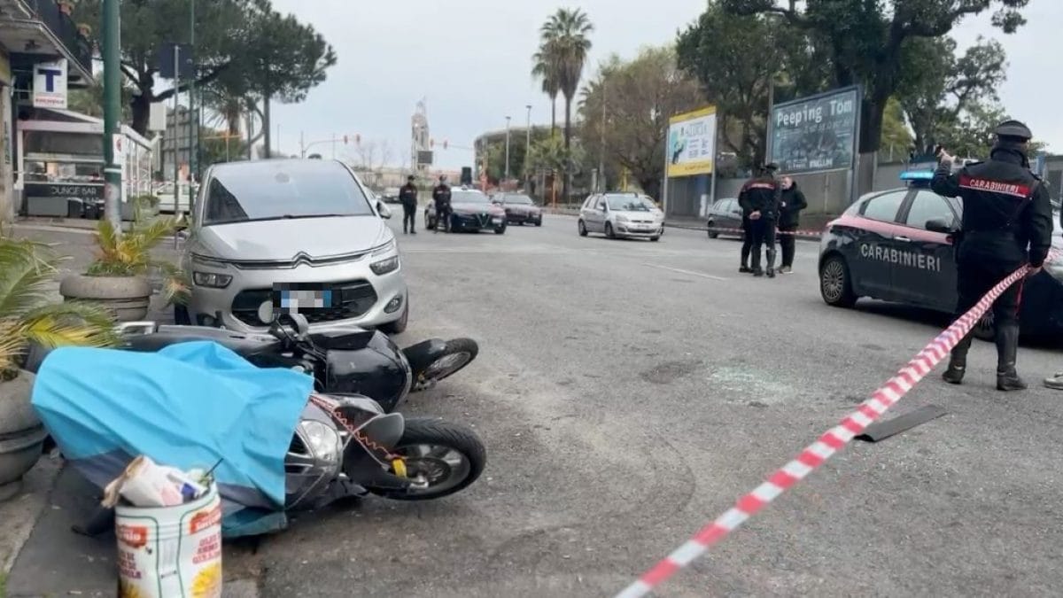 Agguato a Napoli, colpito un ragazzo: si chiamava