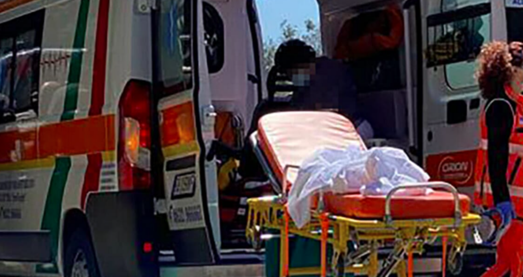 Incidente sulla Domiziana, donna muore, bambina in gravi condizioni