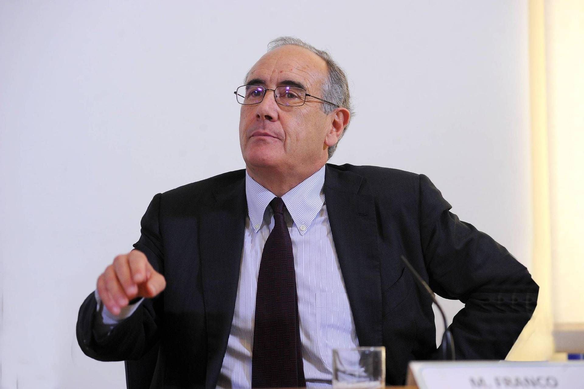 Politica imbrigliata dalle priorità internazionali