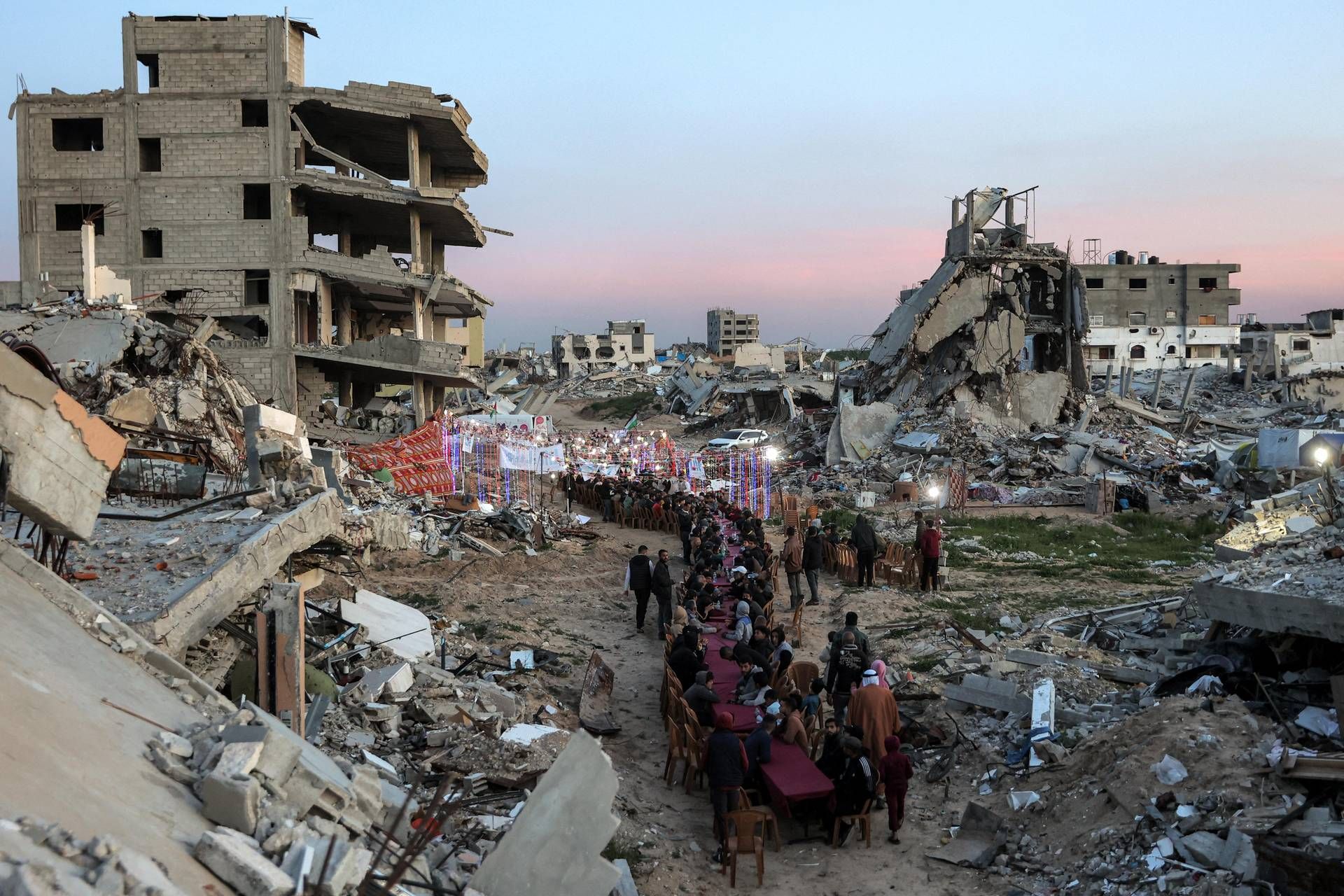 Israele-Hamas, finita fase 1 della tregua. Tel Aviv blocca aiuti a Gaza, cosa succede