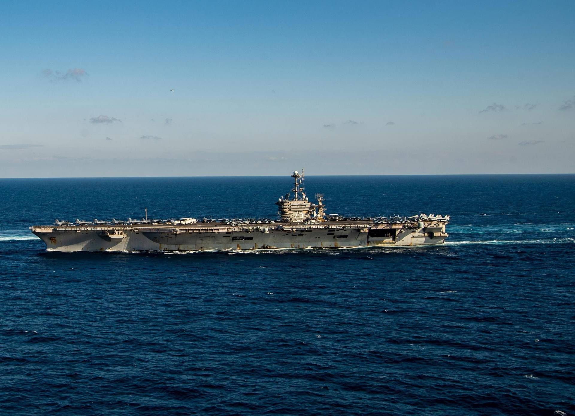 Houthi attaccano portaerei Usa nel Mar Rosso: "L'America ci ha aggredito"