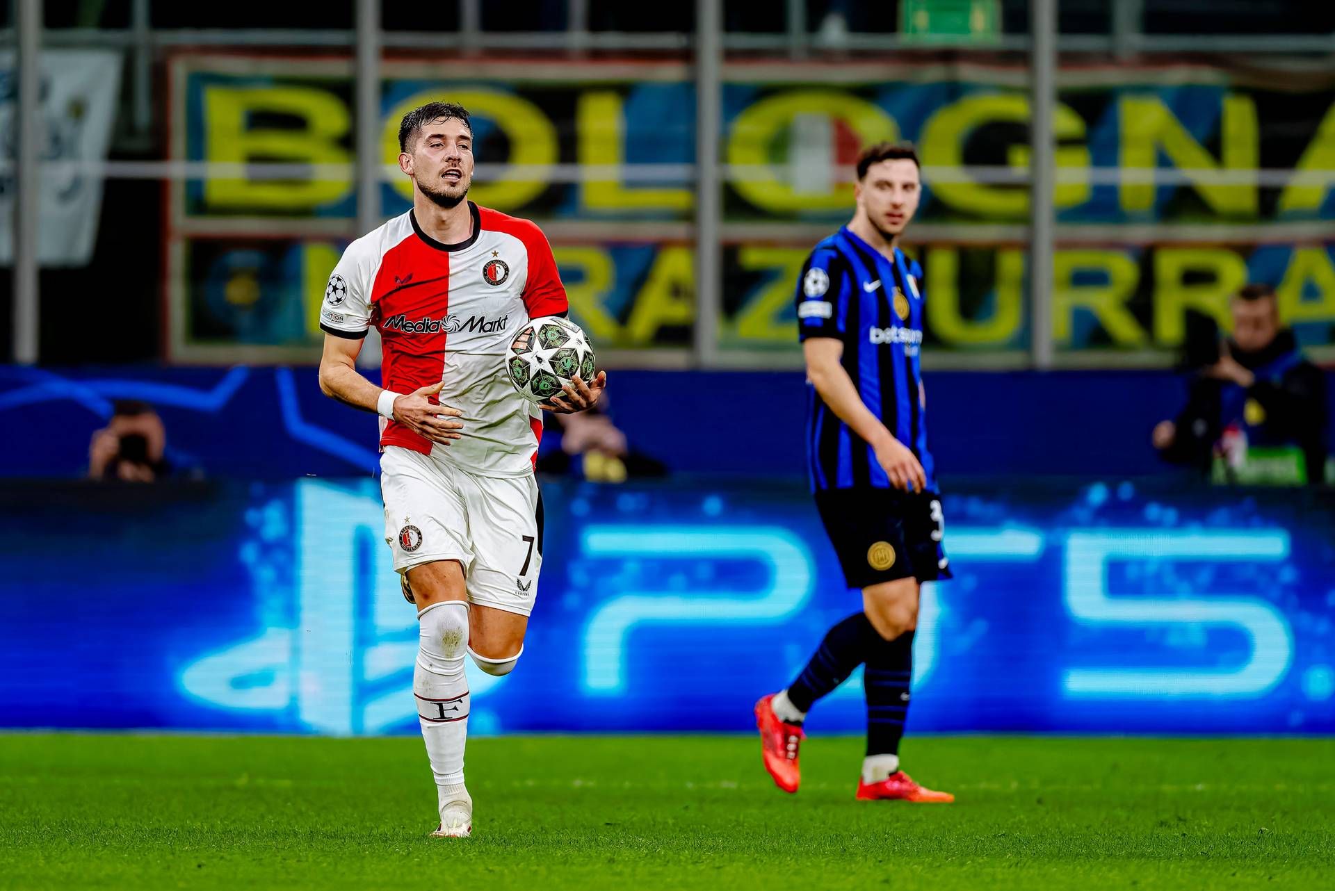 Inter-Feyenoord, rigore discusso per gli olandesi: cos’è successo