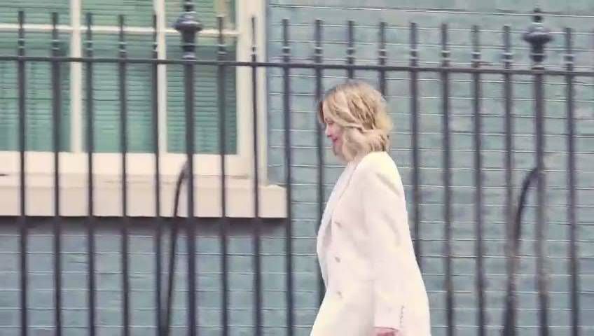 Meloni vede Starmer, l’arrivo e il colloquio a Downing Street
