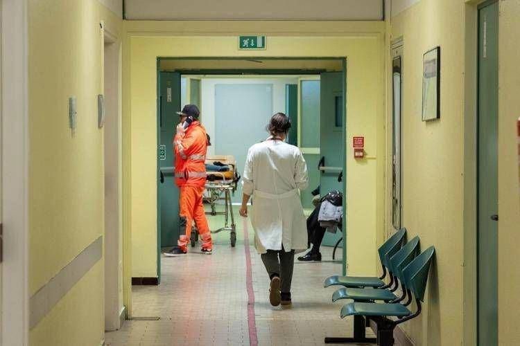 Mangia conserva e resta paralizzato nel Catanese: che cosa è successo