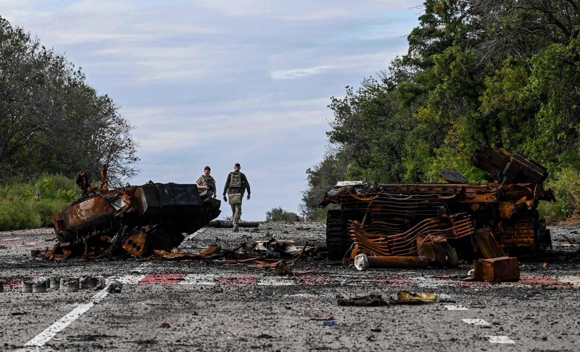 Tritacarne alle madri dei soldati morti in Ucraina, il gesto shock del partito di Putin