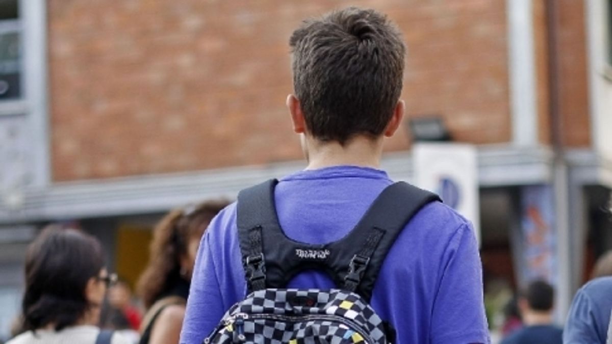 Napoli, 15enne rapito mentre va a scuola: liberato dopo otto ore, fermato un uomo
