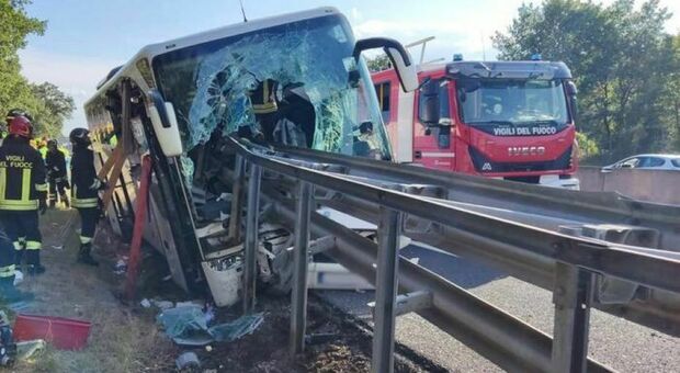Incidente sulla A1 tra San Vittore e Caianello: bus con 30 bambini coinvolto