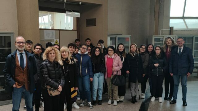 Scuola di legalità, Ispar ‘Le Streghe’ al Tribunale di Benevento per assistere ad udienza penale – NTR24.TV