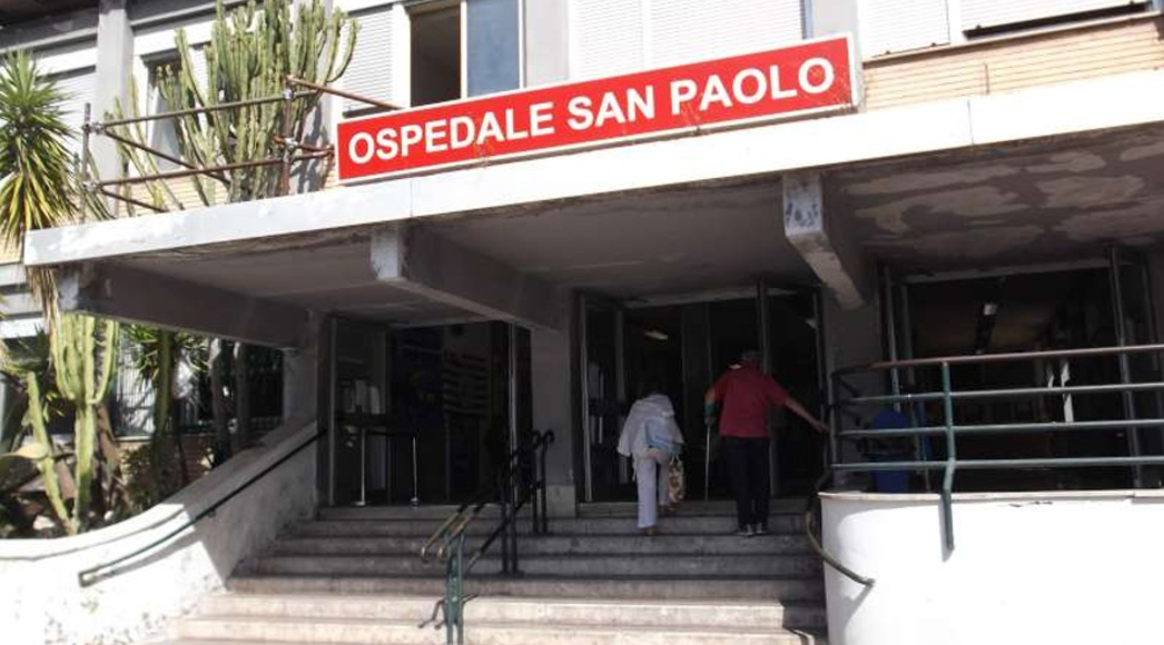 Napoli, lite per un parcheggio finisce in tragedia: 34enne colpito con un martello alla testa