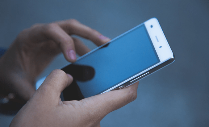 Benevento, le rubano lo smartphone: le telecamere incastrano 14enne e 18enne