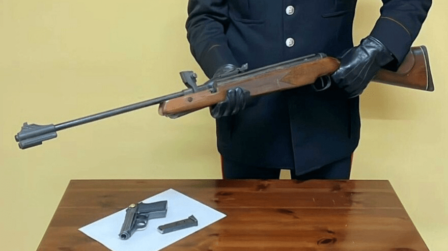 Fa benzina e compra sigarette, ma non paga e minaccia con pistola finta: denunciato pregiudicato nel Fortore – NTR24.TV