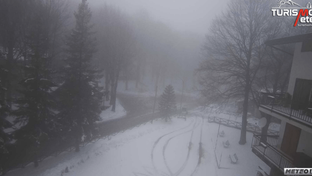 Aprile inizia con la neve in montagna: imbiancata Bocca della Selva – NTR24.TV