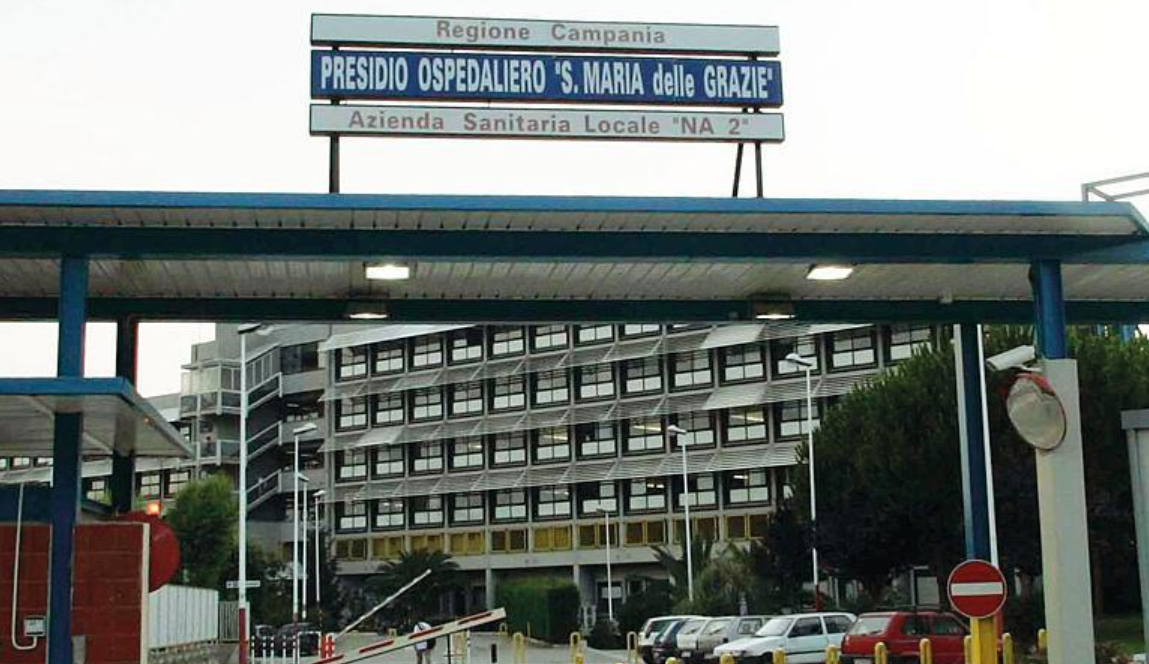 Sangue nel Napoletano: lite tra 14enni, ragazzino accoltellato dopo un’aggressione