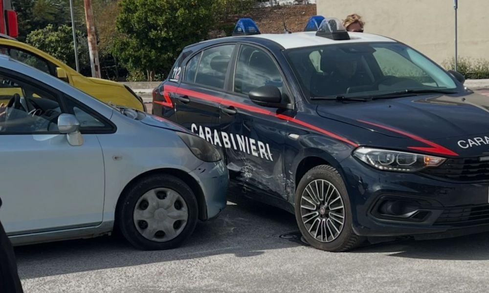 Benevento, auto centra gazzella dei carabinieri sul ponte Santa Maria degli Angeli – NTR24.TV