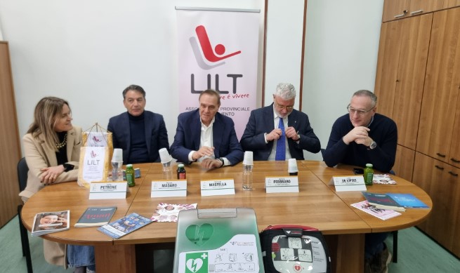 Asia consegna defibrillatore alla Lega Italiana per la Lotta contro i Tumori di Benevento – NTR24.TV