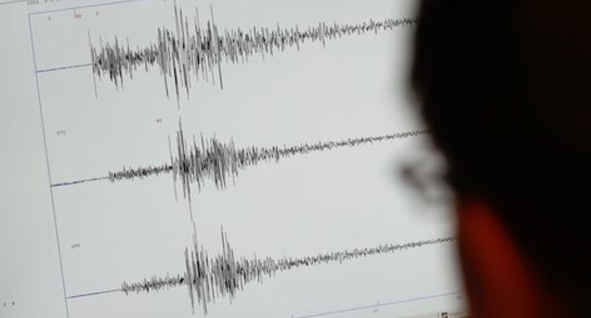 Campi Flegrei, sciame sismico nella tarda serata: quattro scosse in pochi minuti