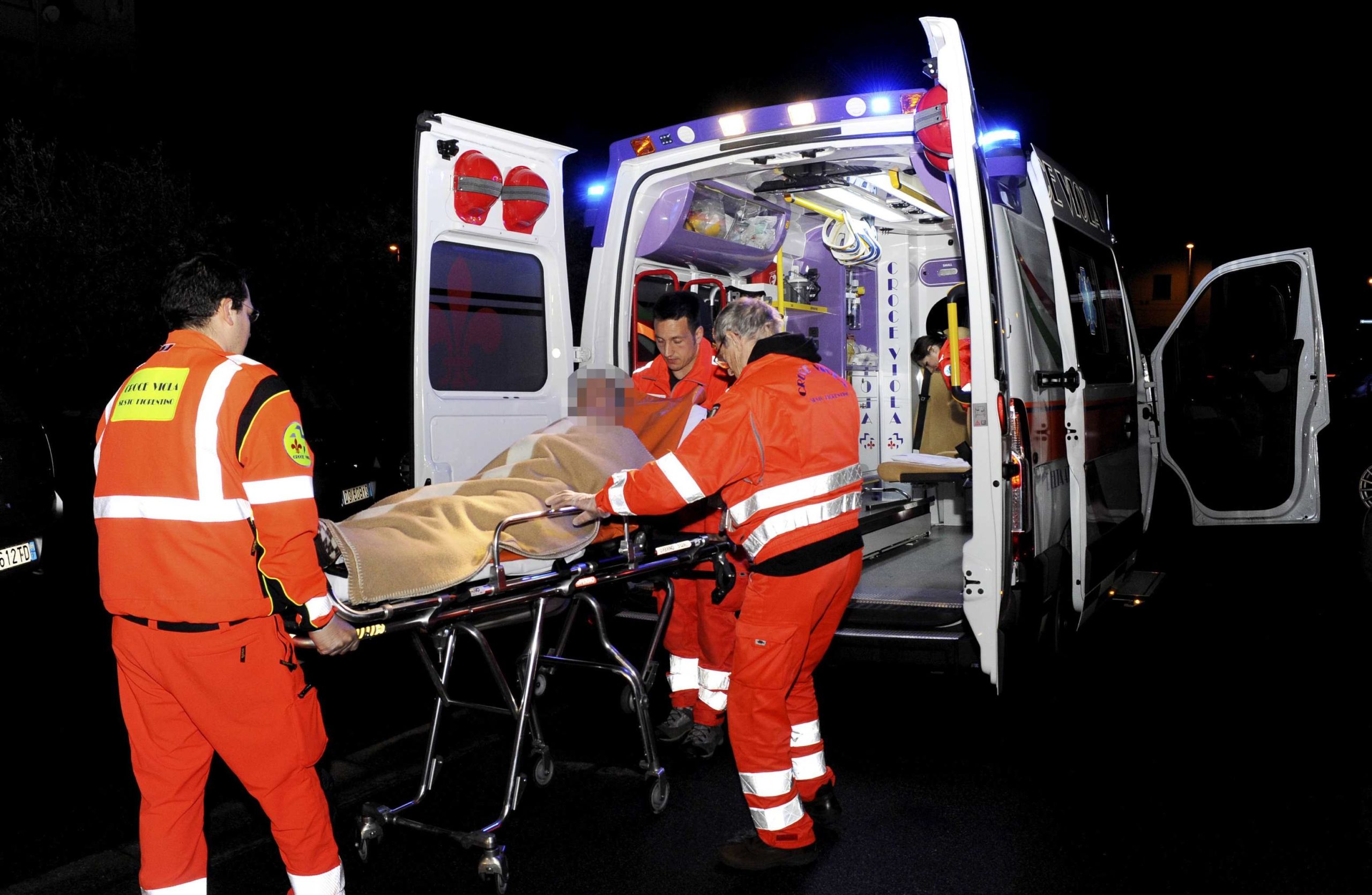 Maddaloni: giovane disperata si getta dal balcone dopo il suicidio dell’amico