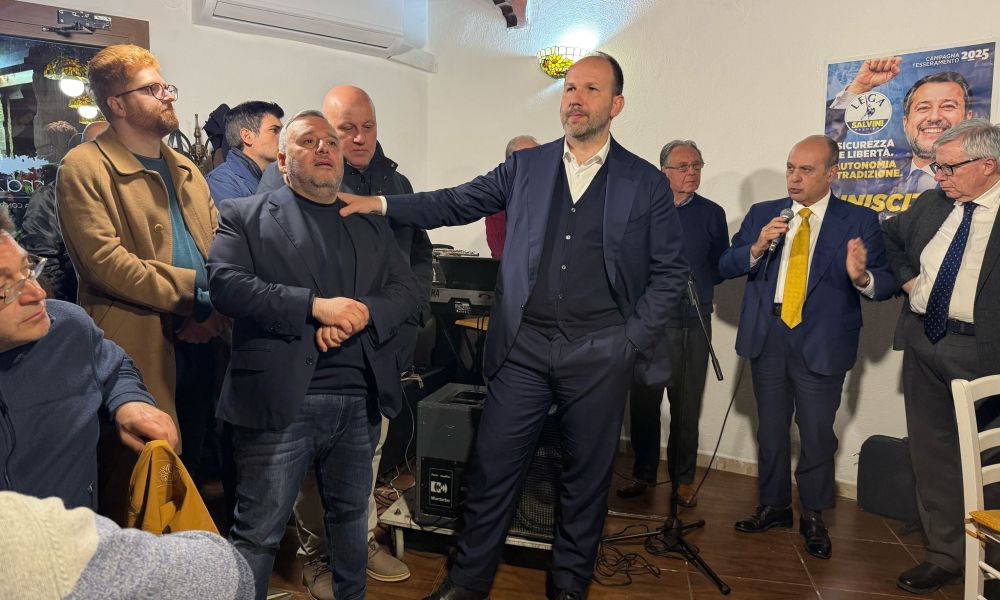 Brindisi augurale della Lega con Zinzi: ‘Saremo determinanti per la vittoria del centrodestra in Campania’ – NTR24.TV