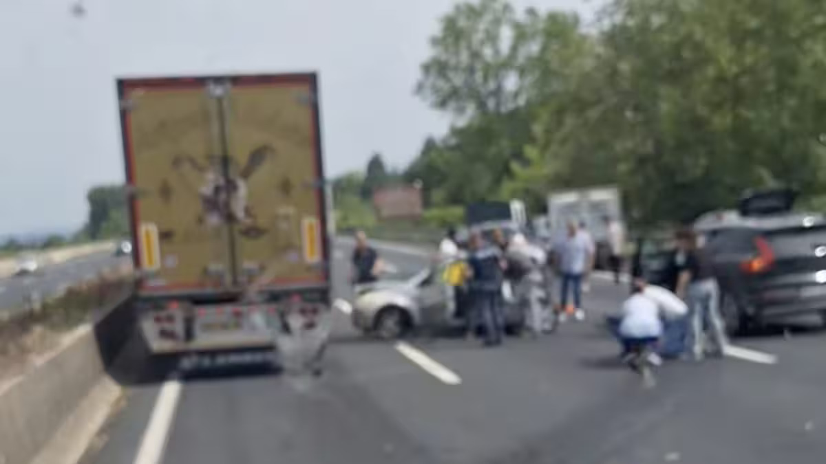 Tragico incidente sulla Milano-Napoli: perdono la vita padre e figlio di 8 anni
