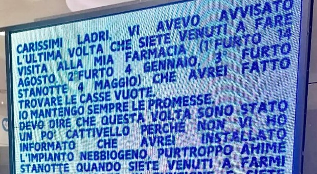 Napoli, tentano furto in farmacia al Vomero e trovano le casse vuote: la risposta del titolare è virale