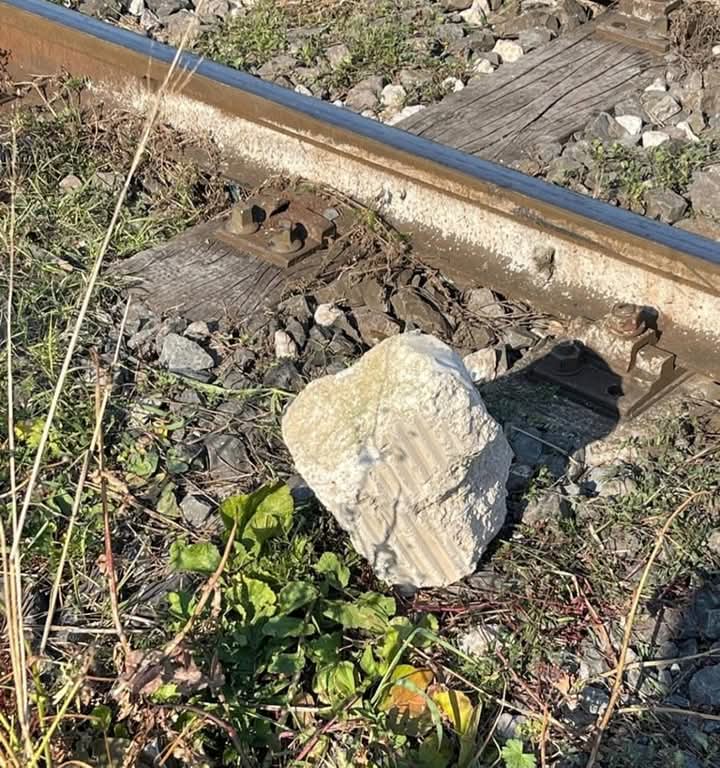 Treno circum bloccato, comunicato dell’Eav