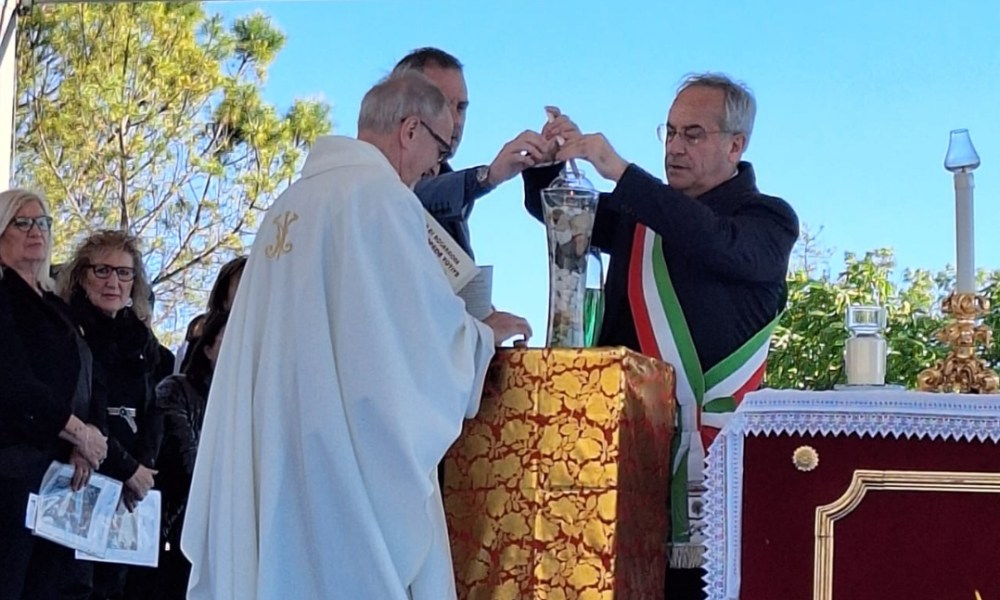 Pago Veiano ha donato l’olio per la lampada votiva di San Pio a Pietrelcina – NTR24.TV