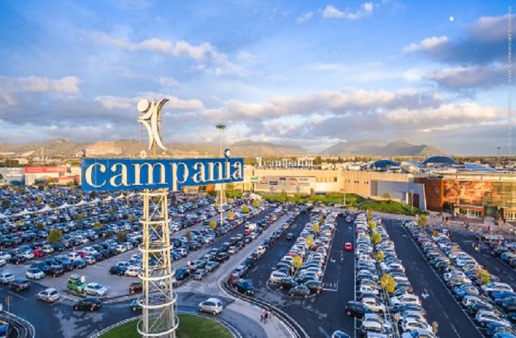 Panico al Centro Campania: bimbo di 8 mesi intrappolato in auto, salvato dai Carabinieri