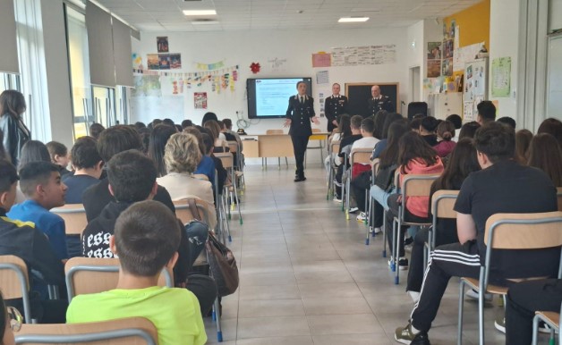 Cultura della Legalità, i carabinieri incontrano gli studenti di Apollosa e Ceppaloni – NTR24.TV