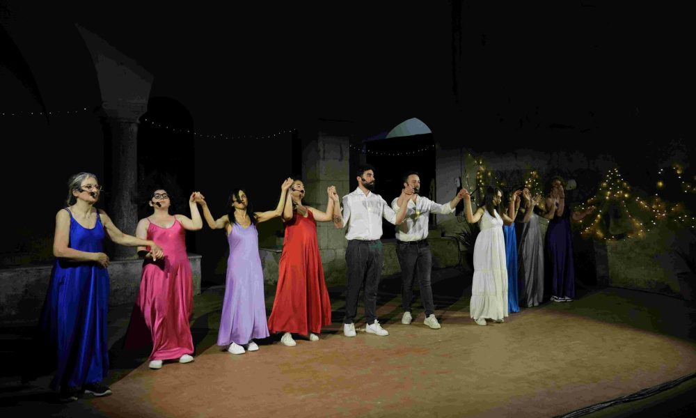 Successo per lo spettacolo teatrale ‘Essere Umani’ al Convento San Francesco di Benevento – NTR24.TV