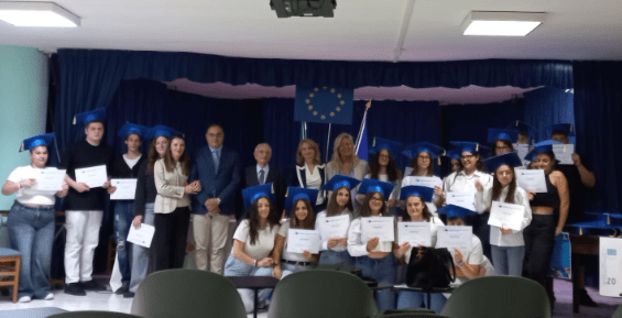 Ipsar Le Streghe prima scuola di Benevento “Ambasciatrice del Parlamento europeo” – NTR24.TV