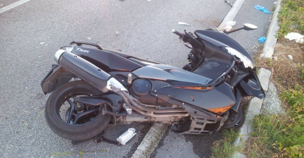 Tragedia a Napoli: guardia giurata di 47 anni muore in scontro tra moto e auto