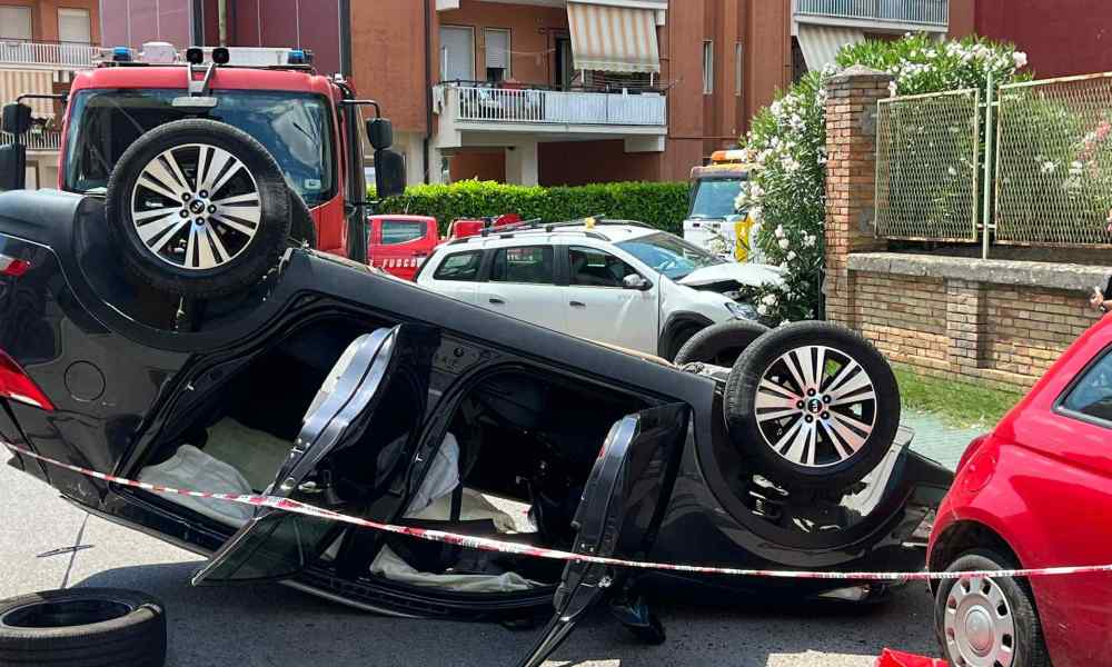 Benevento, incidente con ferito al Rione Ferrovia: auto si ribalta, un’altra va contro quadro elettrico dell’Enel – NTR24.TV