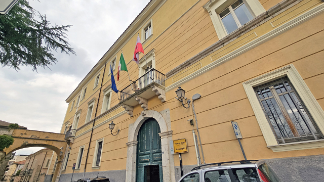 Benevento, i funzionari Feola e Iadicicco: “Affidamento per supporto appalti conforme al Codice, scelta tecnica” – NTR24.TV