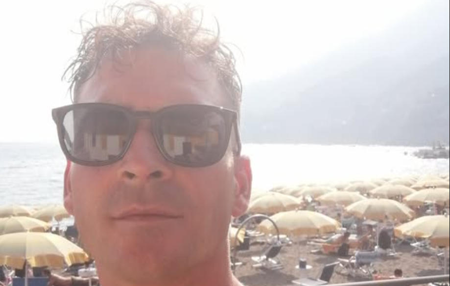 Tragico incidente a Torre del Greco: 40enne morto, 15enne grave dopo scontro tra scooter