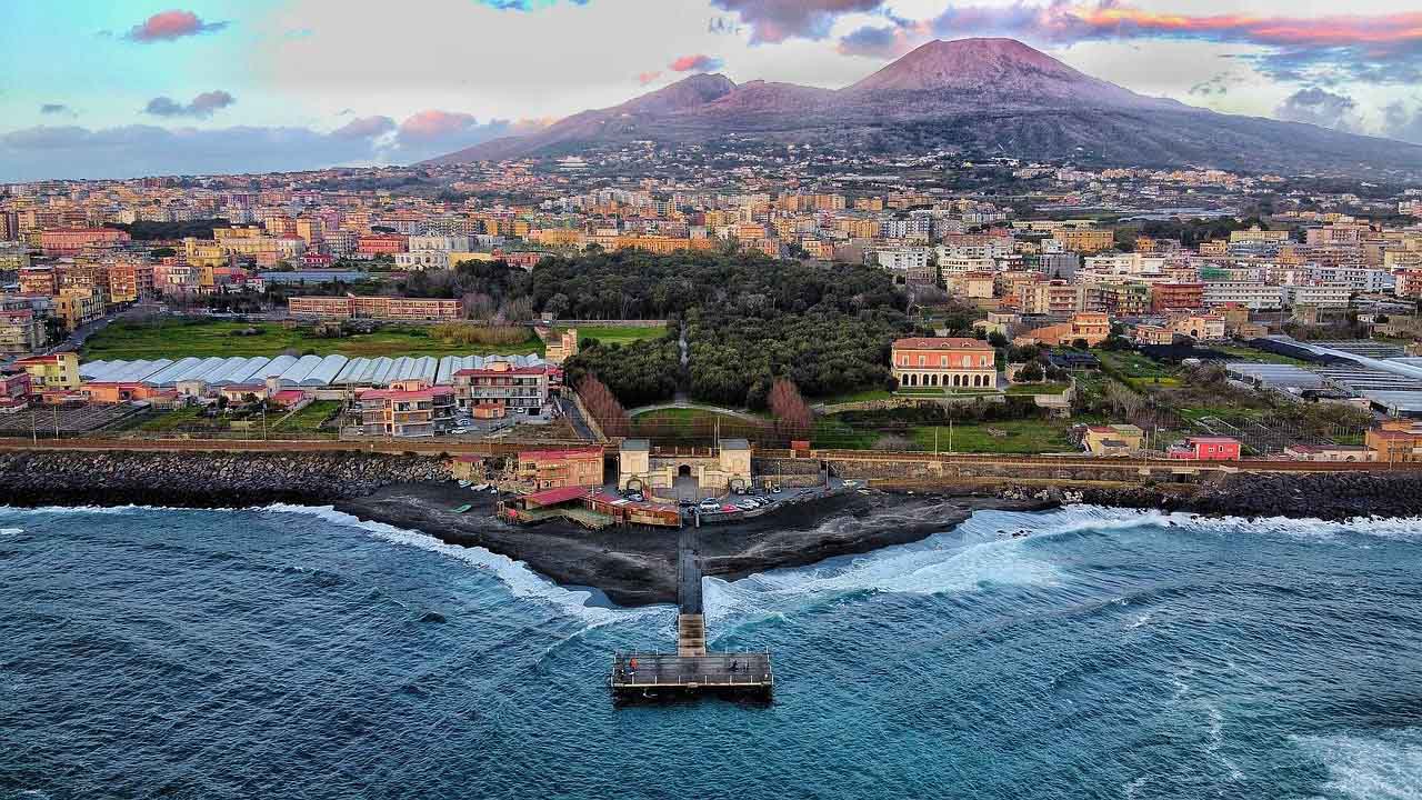 Litorale vesuviano, no agli scarichi