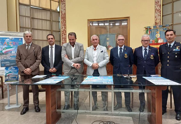 Salerno riabbraccia le Frecce Tricolori dopo 20 anni: Air Show e Raduno dell’Aeronautica