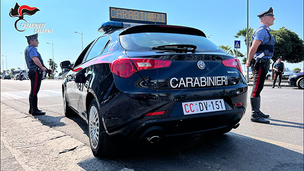 Capaccio Paestum, professionista aggredito all’alba: trovato vicino a un’auto in fiamme