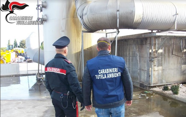 Fiume Sarno, nuove irregolarità negli scarichi: controllate altre due aziende conserviere