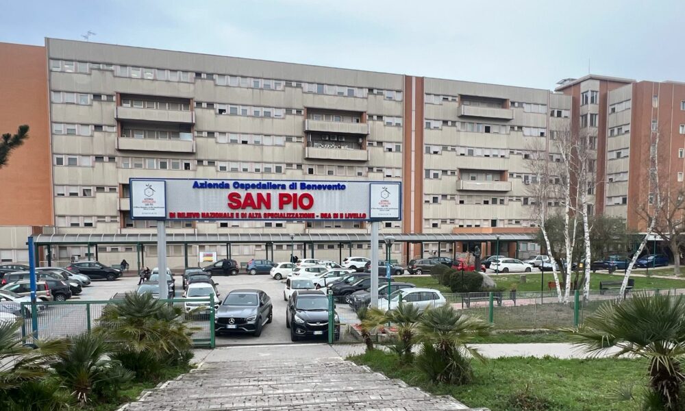 BENEVENTO, AL SAN PIO TIMBRAVANO IL CARTELLINO MA NON ERANO IN OSPEDALE. SOSPESO UN MEDICO E UN BIOLOGO
