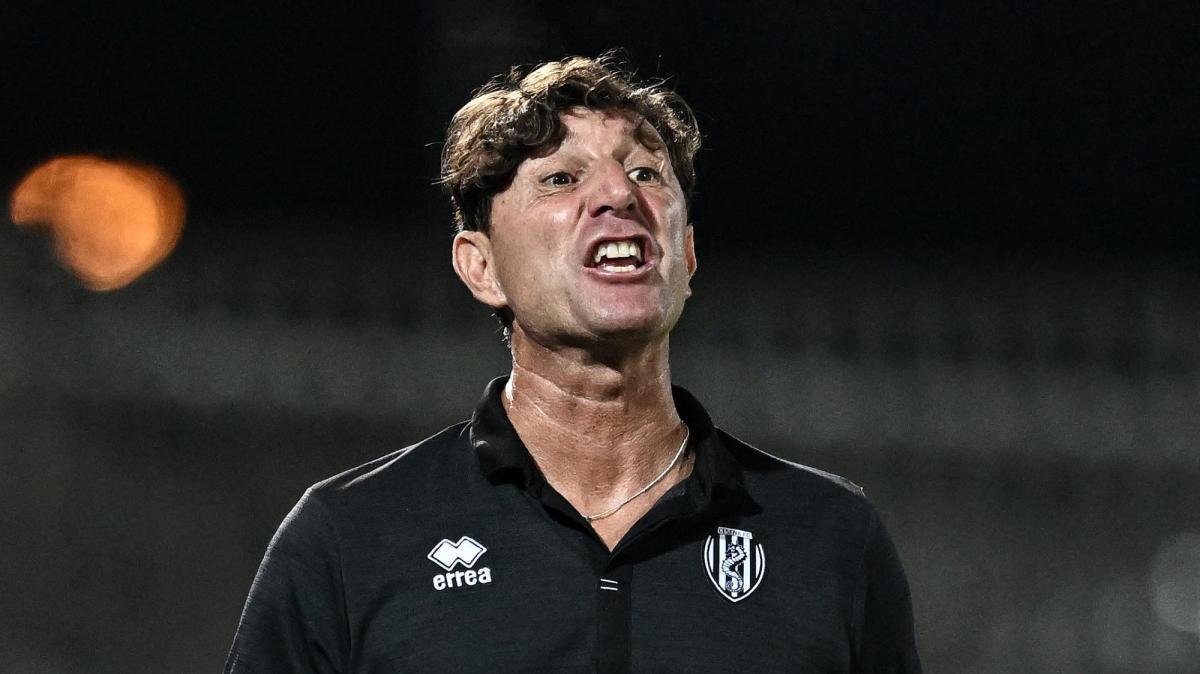 Catanzaro, ufficiale Mignani. Cinque anni fa l’ultimo esonero dei calabresi