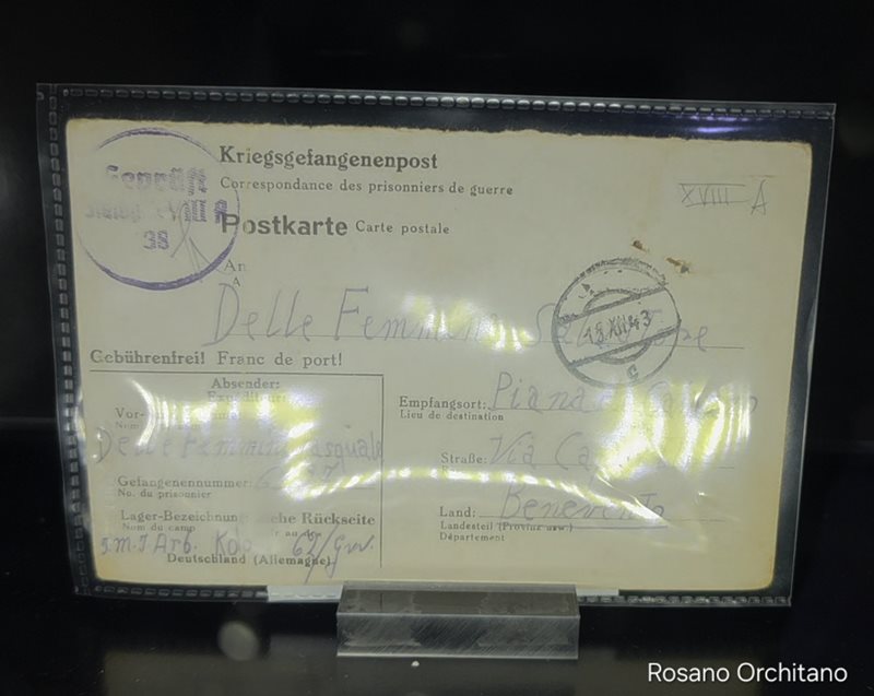  PIANA DI MONTE VERNA, UNA LETTERA DAL CAMPO DI PRIGIONIA TORNA A CASA DOPO 83 ANNI: EMOZIONE E LACRIME ALLA CERIMONIA DI RICONSEGNA
