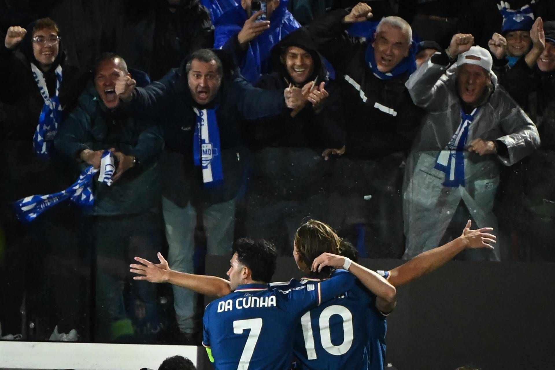 l’argentino del Como brilla contro lo United in Champions